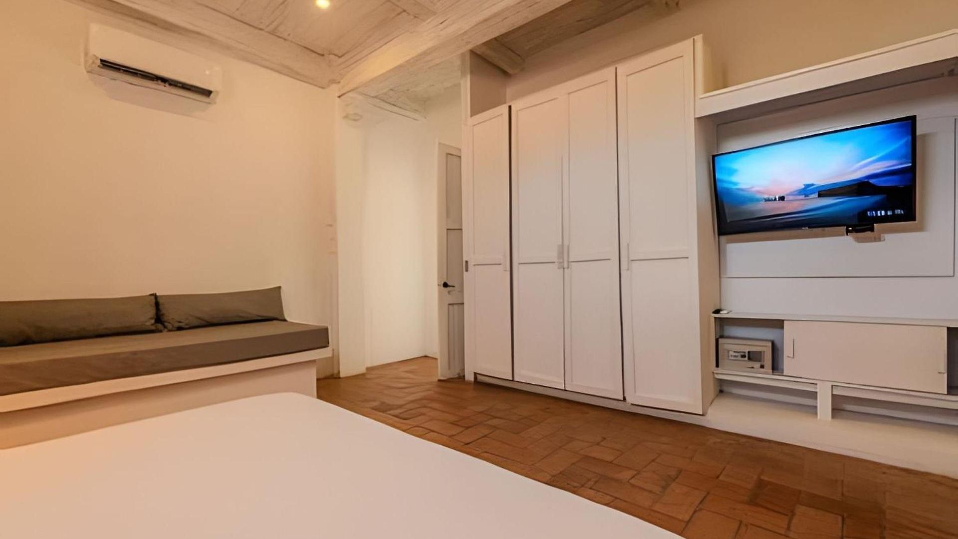 Casa De 5 Hab En La Ciudad Amurallada Con Piscina Holiday home