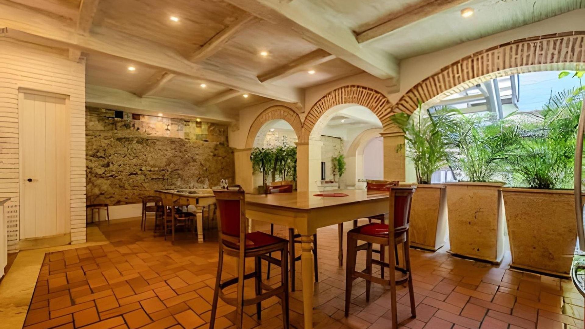 Casa De 5 Hab En La Ciudad Amurallada Con Piscina * Cartagena