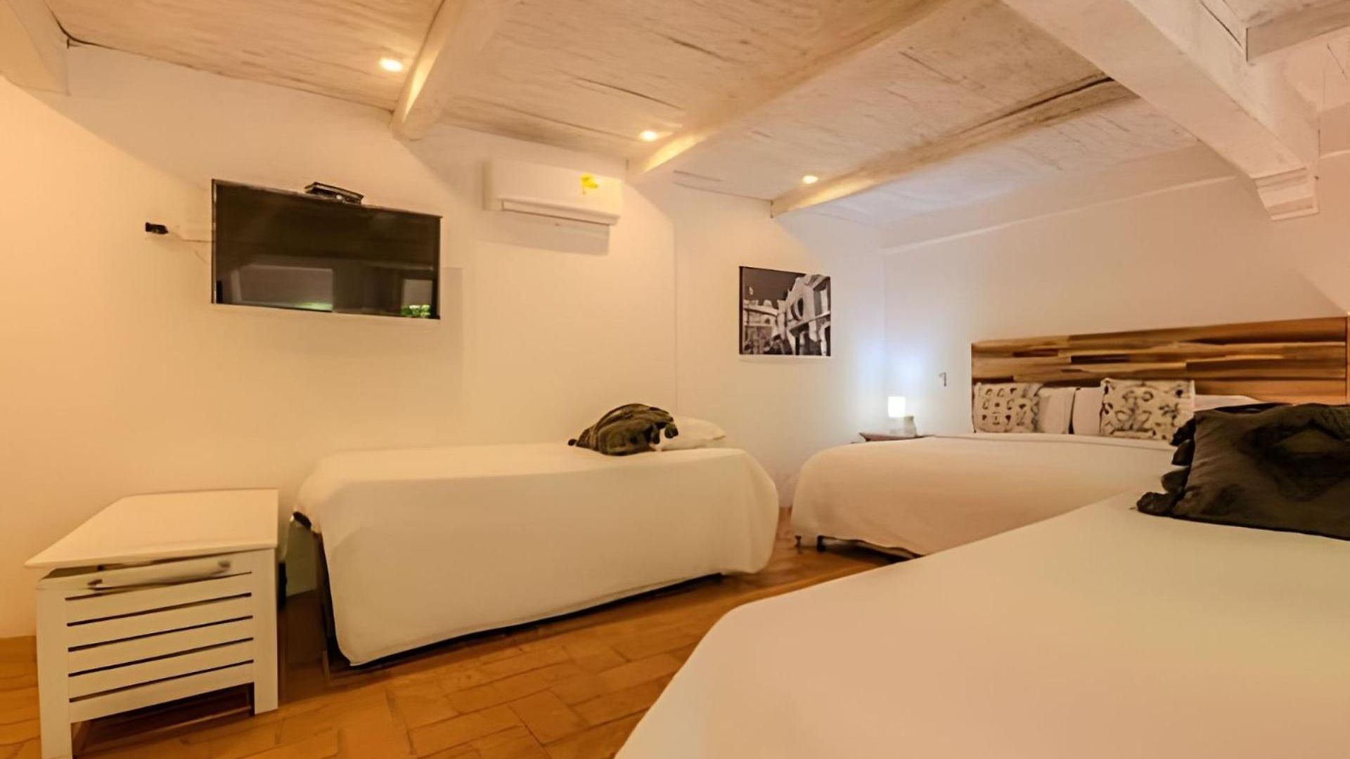 Casa De 5 Hab En La Ciudad Amurallada Con Piscina *