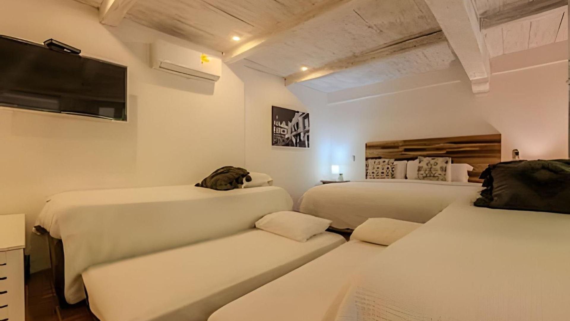 Casa De 5 Hab En La Ciudad Amurallada Con Piscina Holiday home
