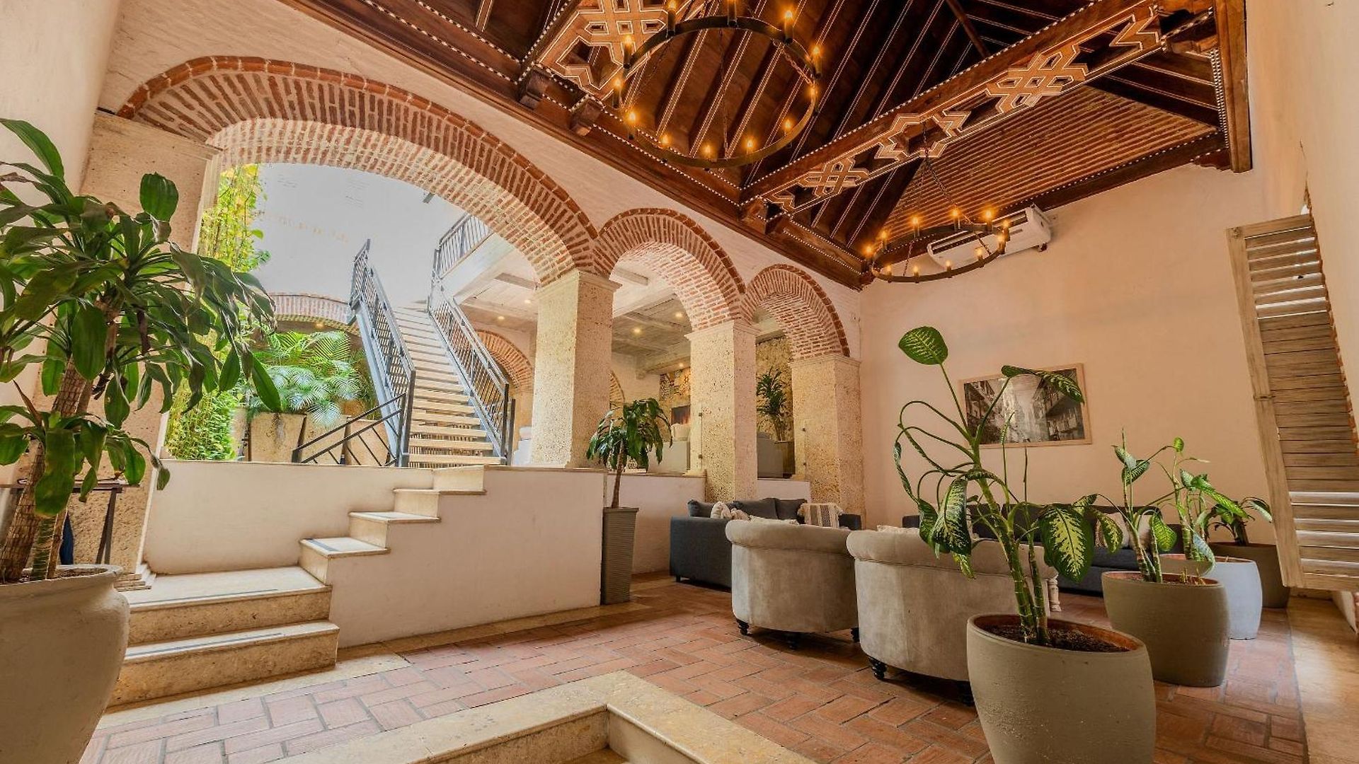 Casa De 5 Hab En La Ciudad Amurallada Con Piscina