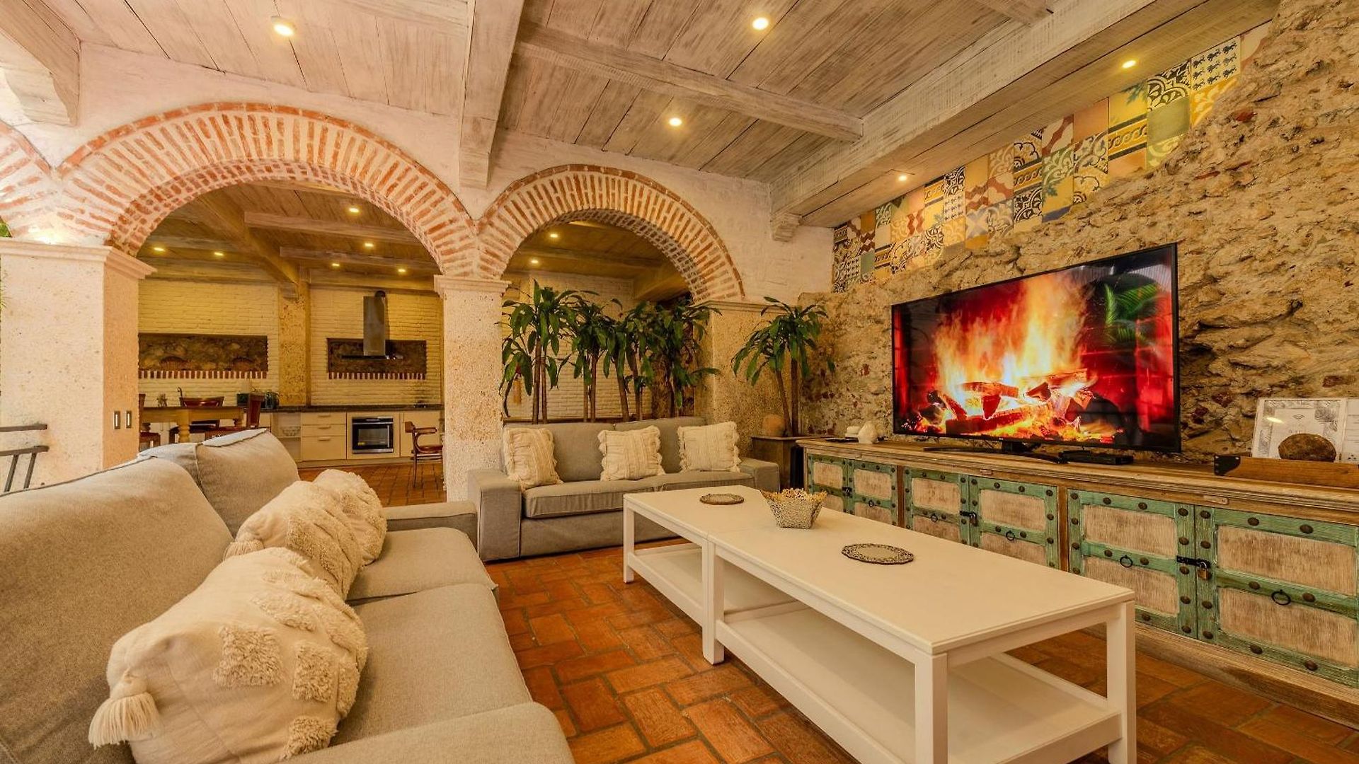 Casa De 5 Hab En La Ciudad Amurallada Con Piscina *