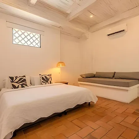 Casa De 5 Hab En La Ciudad Amurallada Con Piscina Сasa de vacaciones *