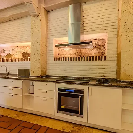 Сasa de vacaciones Casa De 5 Hab En La Ciudad Amurallada Con Piscina *