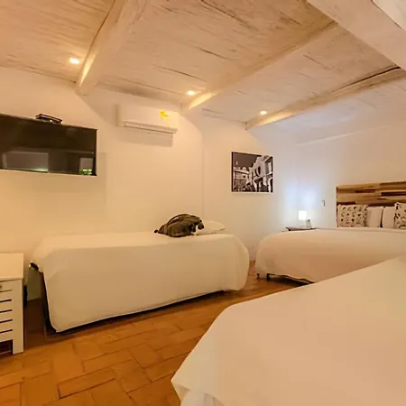 Casa De 5 Hab En La Ciudad Amurallada Con Piscina *