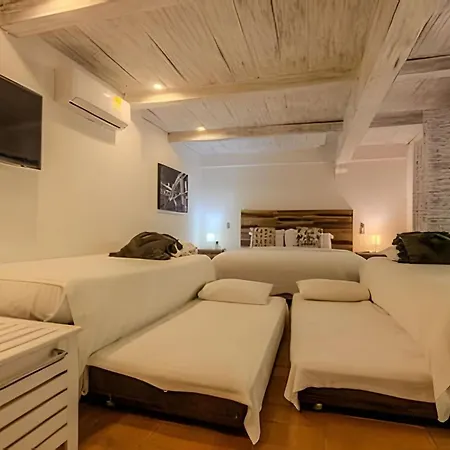 Сasa de vacaciones Casa De 5 Hab En La Ciudad Amurallada Con Piscina