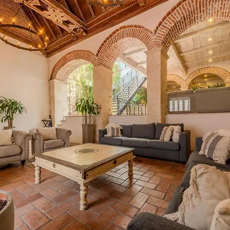 Casa De 5 Hab En La Ciudad Amurallada Con Piscina Cartagena