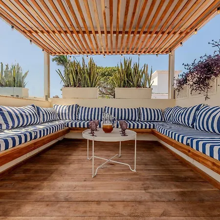 Casa De 5 Hab En La Ciudad Amurallada Con Piscina
