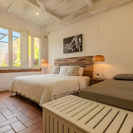 Casa De 5 Hab En La Ciudad Amurallada Con Piscina *