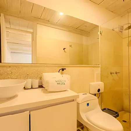Casa De 5 Hab En La Ciudad Amurallada Con Piscina *