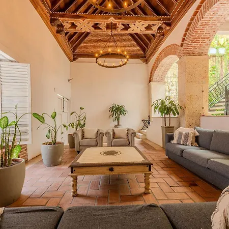 Casa De 5 Hab En La Ciudad Amurallada Con Piscina Holiday home *
