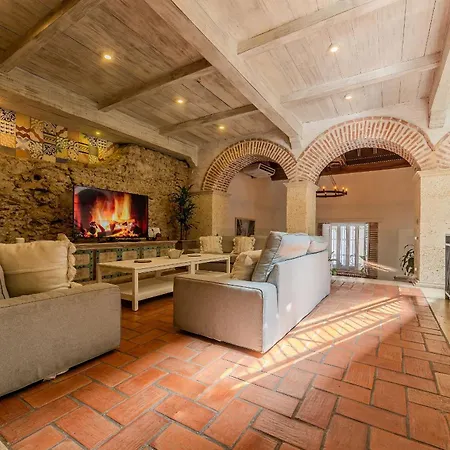 Holiday home Casa De 5 Hab En La Ciudad Amurallada Con Piscina Cartagena